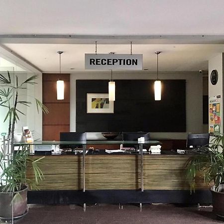 Capital O 874 Hotel Nyland Pasteur Bandung Extérieur photo