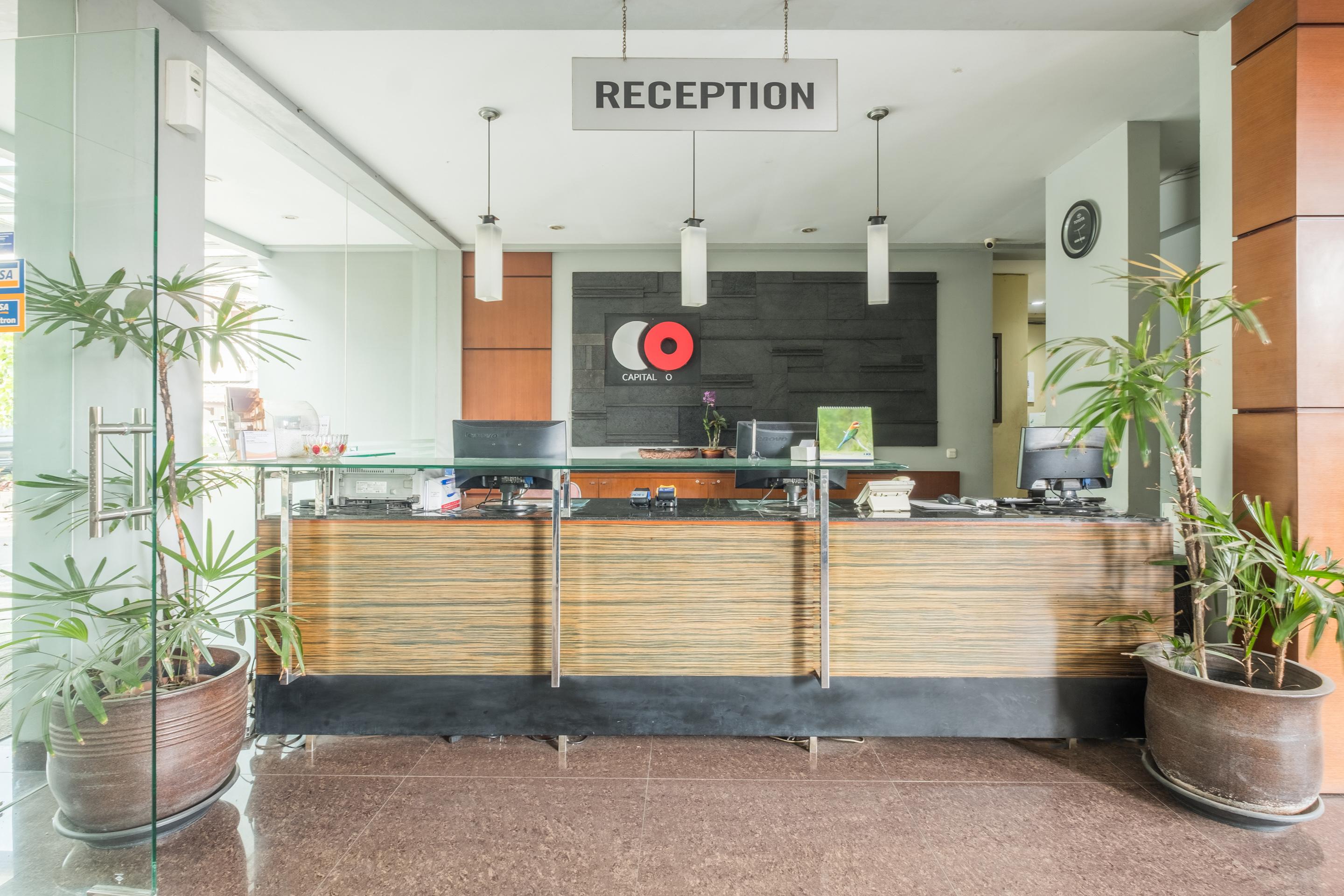 Capital O 874 Hotel Nyland Pasteur Bandung Extérieur photo