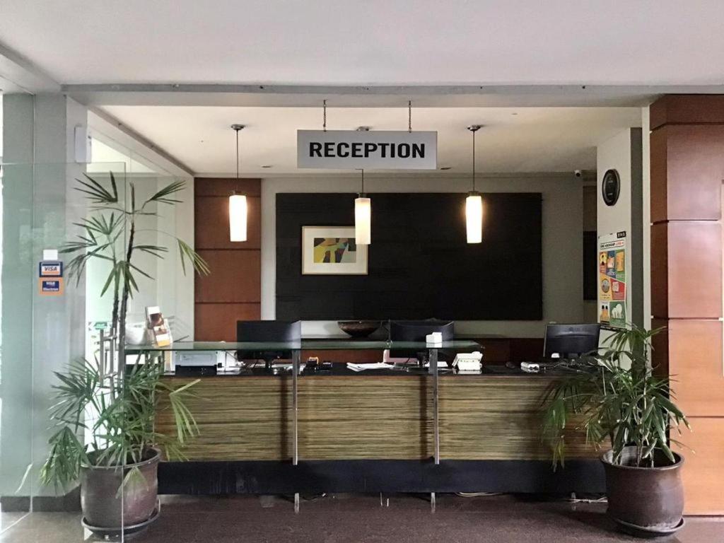 Capital O 874 Hotel Nyland Pasteur Bandung Extérieur photo