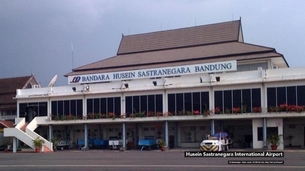 Capital O 874 Hotel Nyland Pasteur Bandung Extérieur photo
