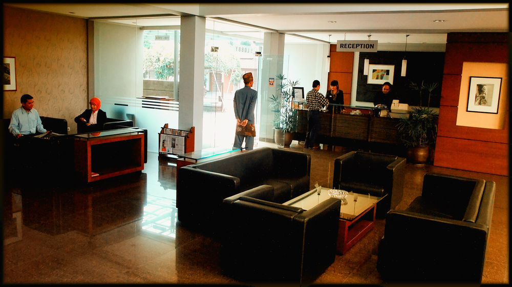 Capital O 874 Hotel Nyland Pasteur Bandung Extérieur photo