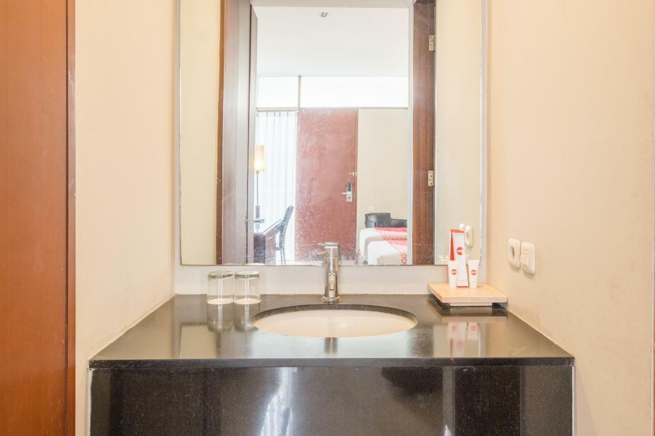 Capital O 874 Hotel Nyland Pasteur Bandung Extérieur photo