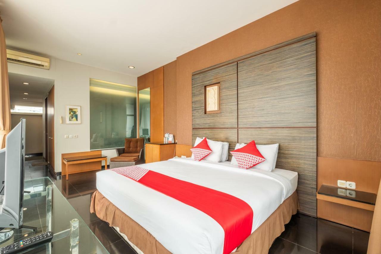 Capital O 874 Hotel Nyland Pasteur Bandung Extérieur photo