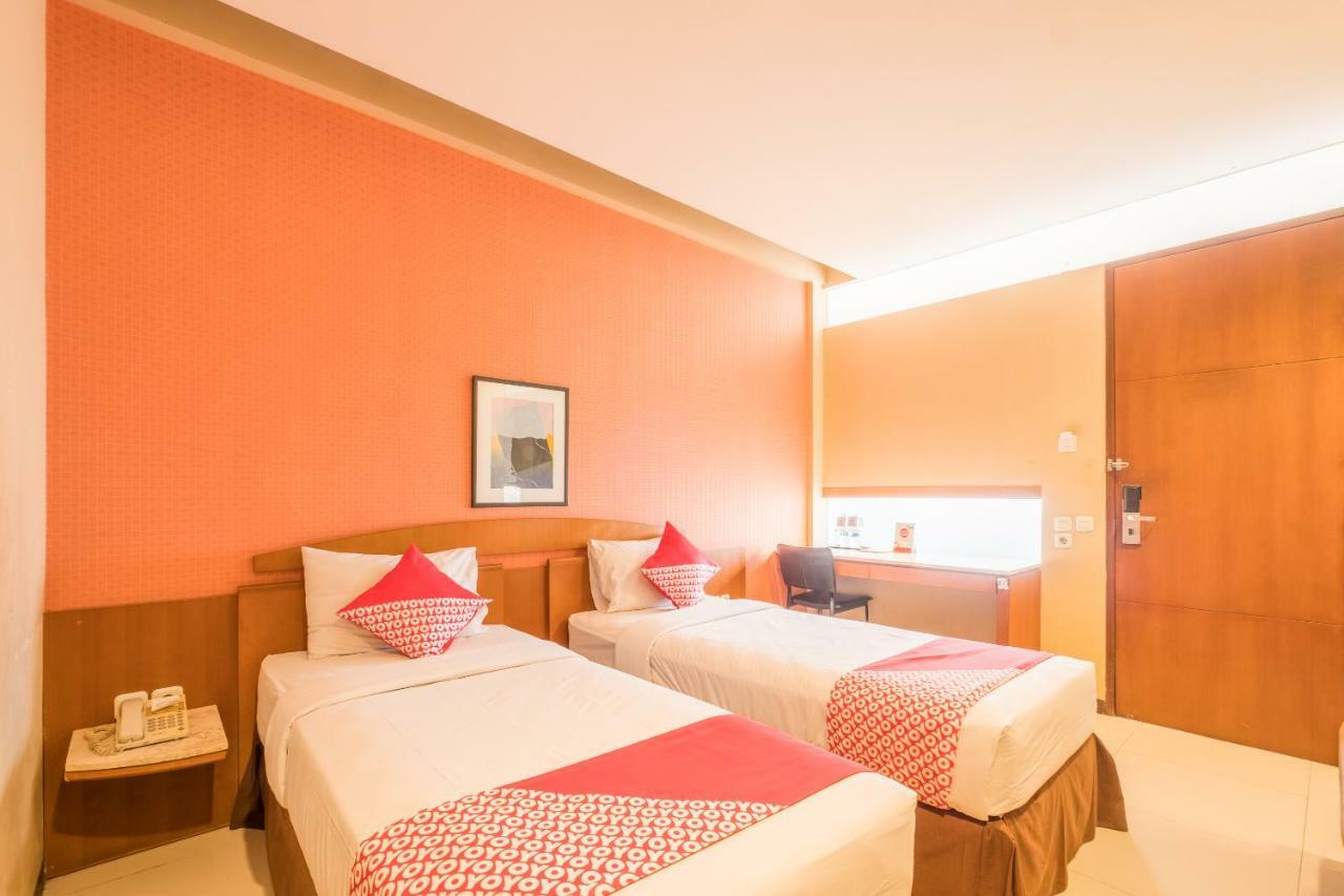 Capital O 874 Hotel Nyland Pasteur Bandung Extérieur photo