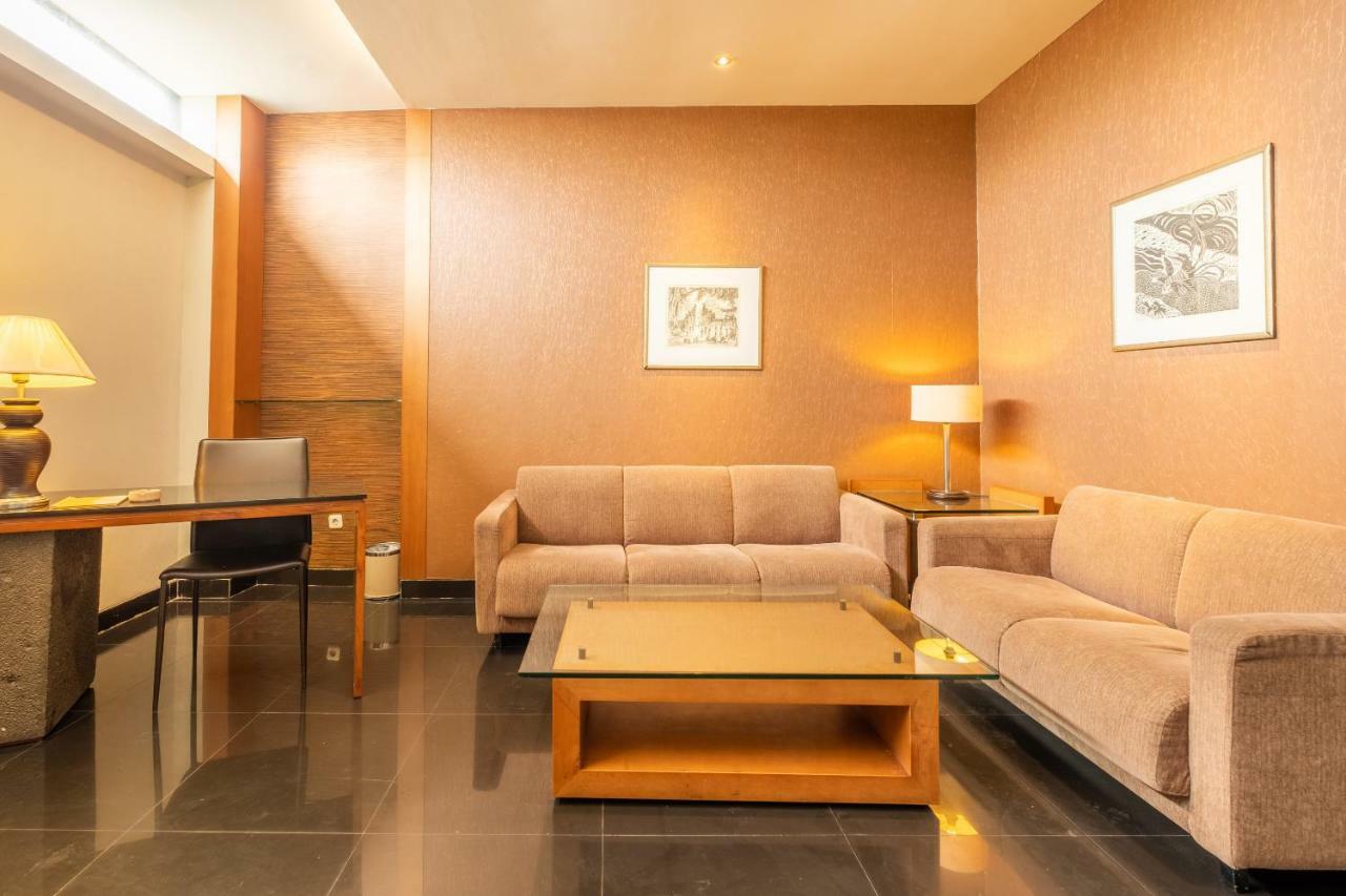 Capital O 874 Hotel Nyland Pasteur Bandung Extérieur photo